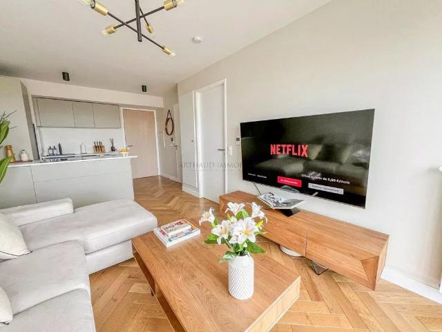 Appartement de prestige de 40 m2 en vente Courbevoie, France