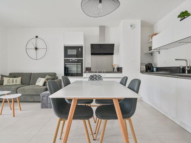 Appartement de prestige de 74 m2 en vente Saint Cyr sur Mer, France