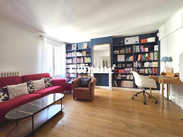 Appartement de prestige de 84 m2 en vente Motte Picquet, Commerce, Necker, France