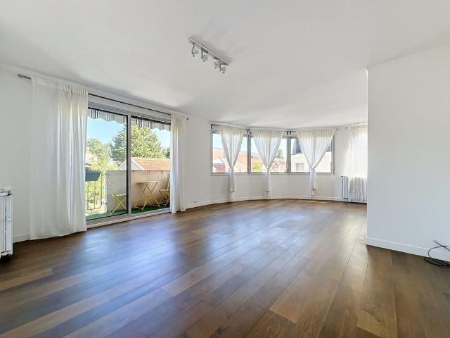 Appartement de prestige de 100 m2 en location Garches, Île de France