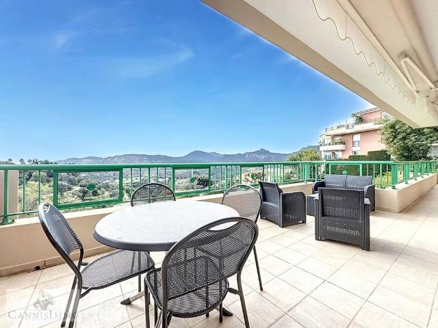 Appartement de prestige de 101 m2 en vente Mandelieu, Provence Alpes Côte d'Azur