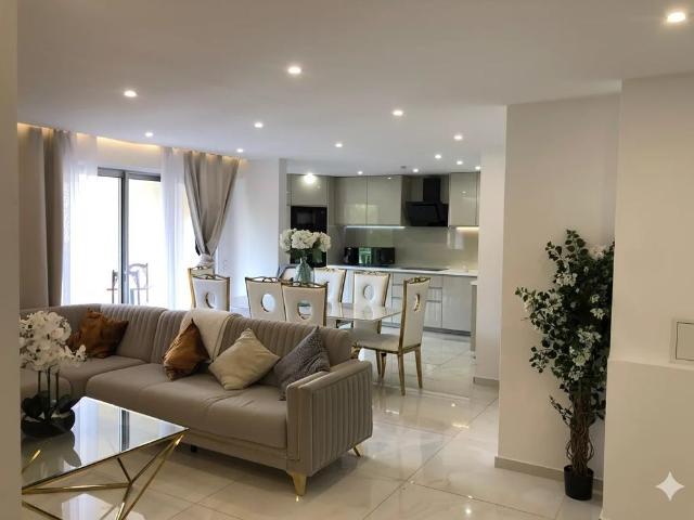 Appartement de prestige de 104 m2 en vente Courbevoie, France