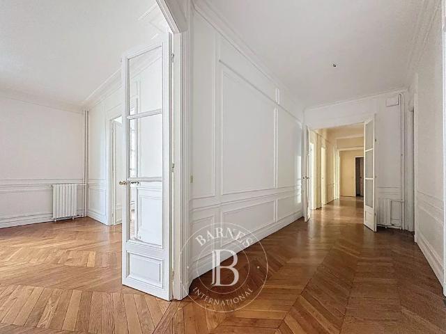 Prestigieux appartement en location Tour Eiffel, Invalides – Ecole Militaire, Saint Thomas d’Aquin, Paris, Île de France