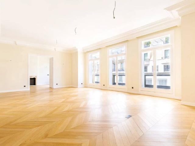Appartement de prestige en vente Tour Eiffel, Invalides – Ecole Militaire, Saint Thomas d’Aquin, France