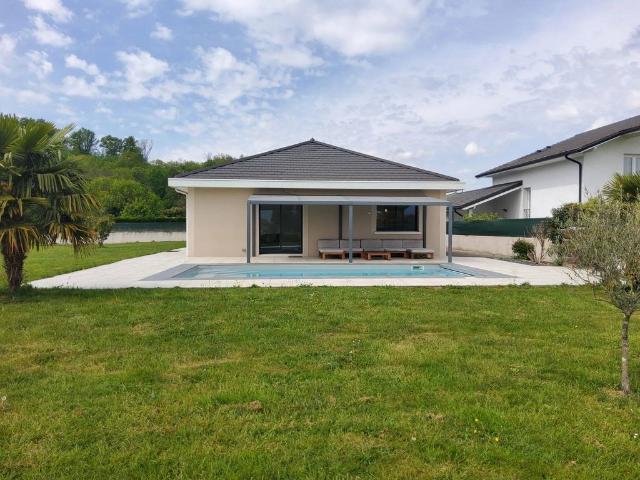 Maison de luxe de 5 pièces en location à Rives, Auvergne Rhône Alpes