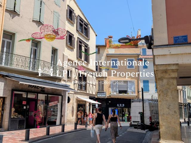 Appartement de Rapport Locatif T1 bis mezzanine de 39m2 au 3ème et dernier étage 66 000 Perpignan Rue des Marchands