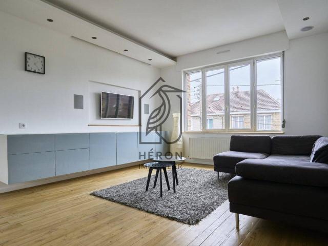 Appartement de standing vendu meublé avec buanderie déportée
