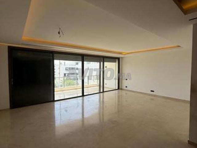 Appartement de standing à louer 170m² à souissi