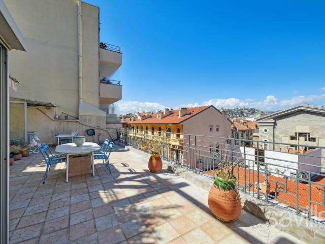 Appartement de standing avec terrasse
