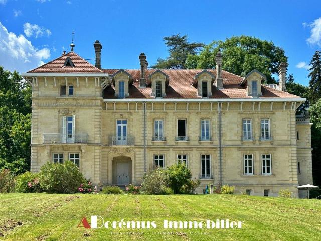 APPARTEMENT DE STANDING DANS CHATEAU DU XIXème siècle