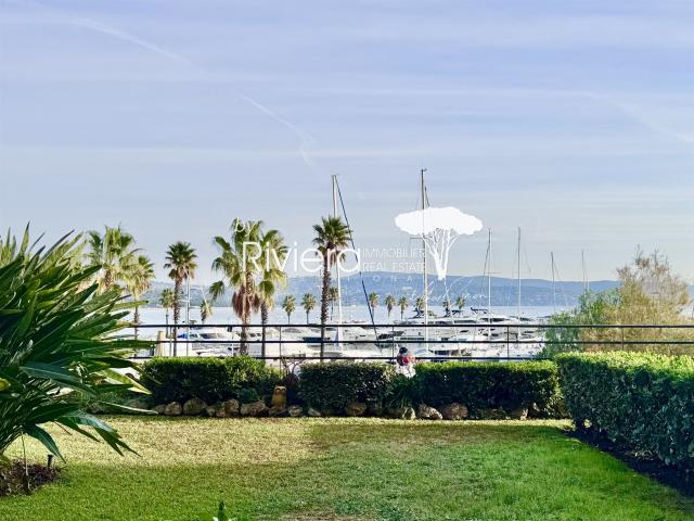 Appartement de standing en première ligne face au Port ! 117m² Cavalaire sur Mer