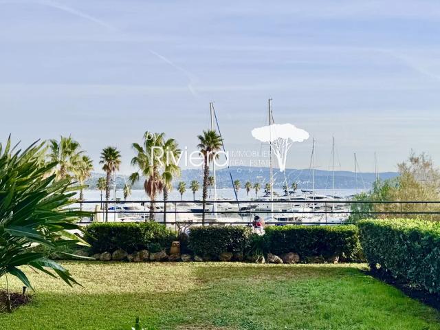 Appartement de standing en première ligne face au Port !