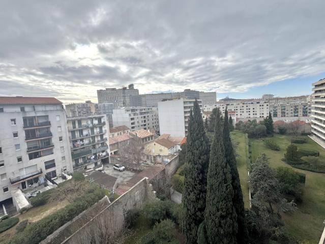 Appartement de standing Etage élevé Traversant Balcon