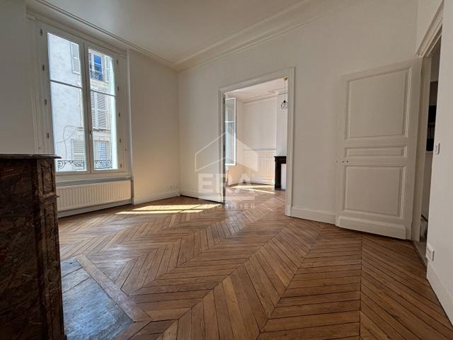 Appartement de standing refait à neuf hyper centre Orleans 5 pièce s 101.39 m2