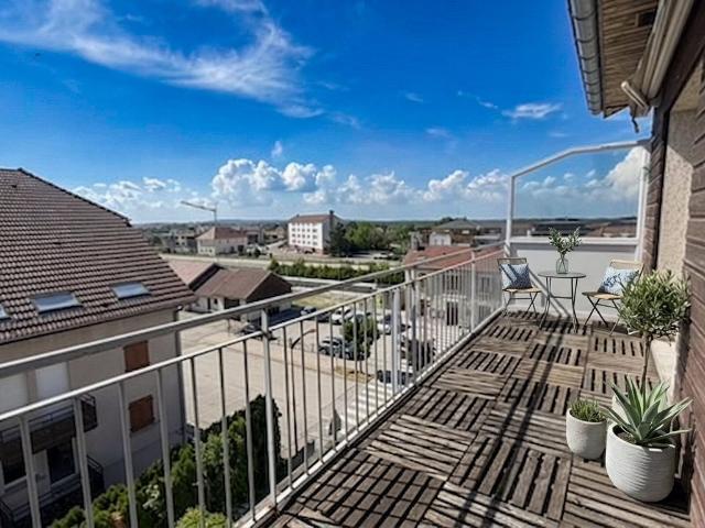 Appartement Dernier Étage Avec Terrasse, Ascenseur Et Garage. 93m² Valdahon