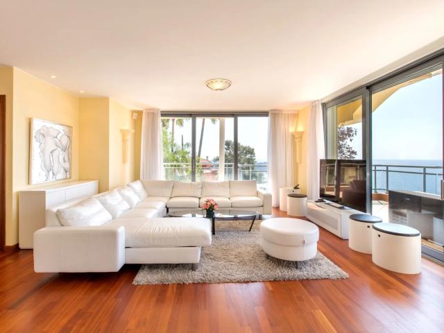 Appartement dernier étage avec vue mer