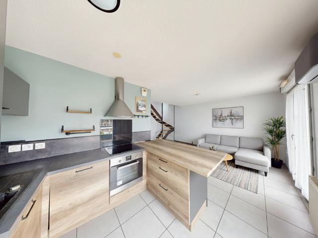 Appartement DERNIER ETAGE T3 61m2 en Triplex + Terrasse de 55m2 Grenoble Saint Martin d'hères