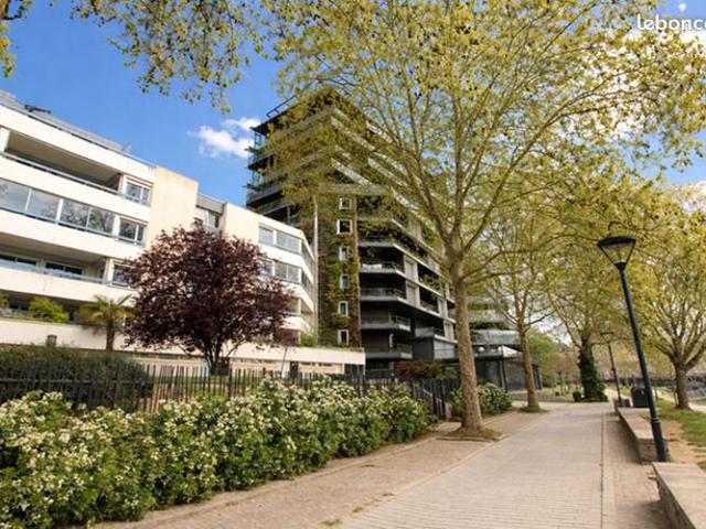 Appartement DERNIER ETAGE 125 m² MAIL / QUAI SAINT CYR