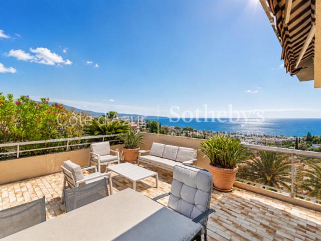 Appartement dernier étage 4 pièces avec terrasse de 126 m² et vue mer à Nice Ouest
