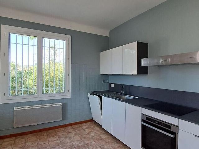 Appartement dessus de maison Manosque 4 pièce s 98 m2
