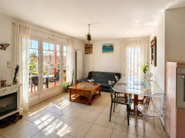 Appartement deux chambres à 200 m de la plage et proche centre ville