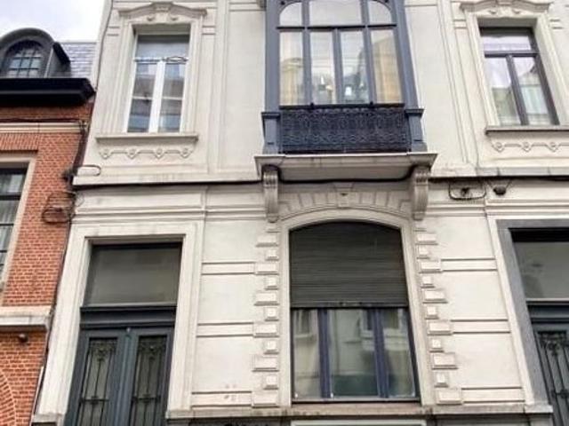 Appartement deux chambres à rénover selon permis obtenu