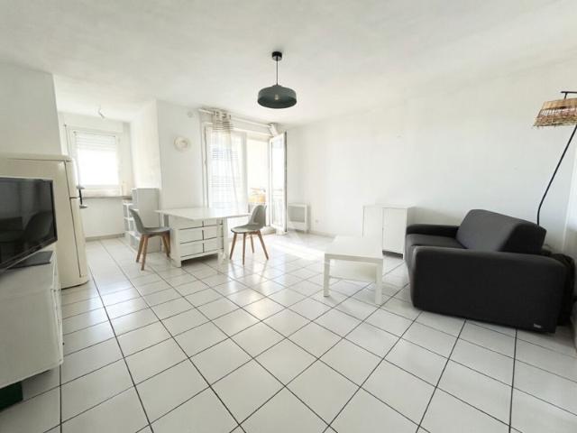 Appartement Deux pièces traversant avec belle vue dégagée !