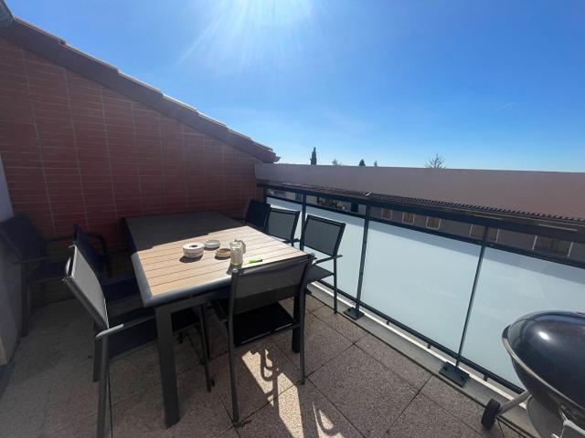 Appartement deux pièces avec terrasse et parking