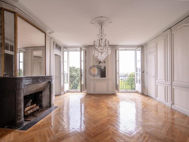 Appartement d'exception au dernier étage avec ascenseur Nan