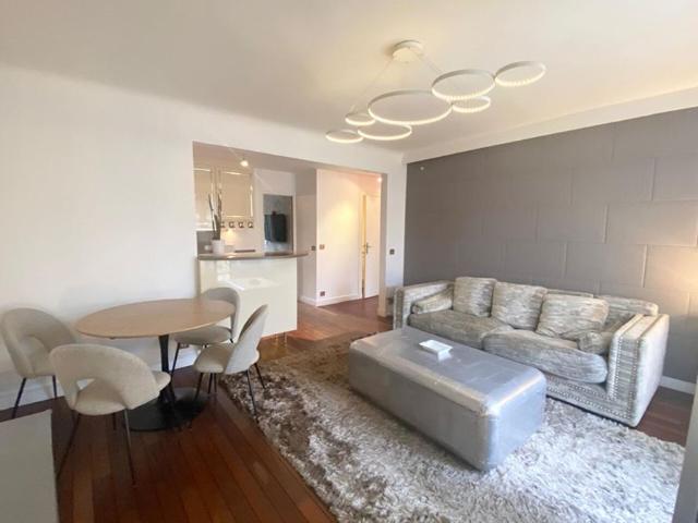 Appartement d'exception avec terrasse, entièrement rénové, première occupation