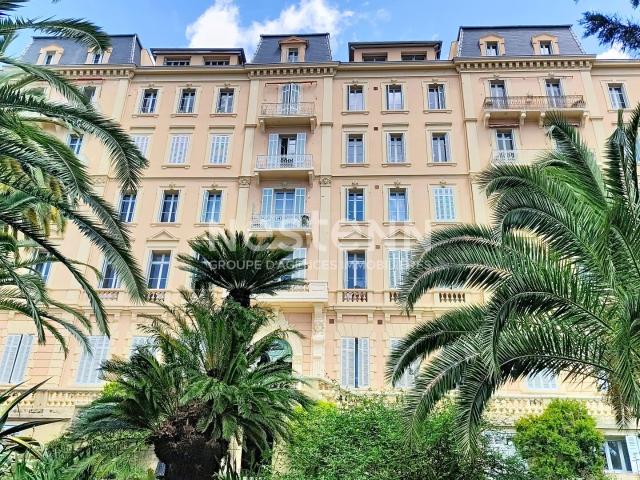 Appartement d'exception à Vendre à Grasse Dernier Étage av. 99m² Grasse