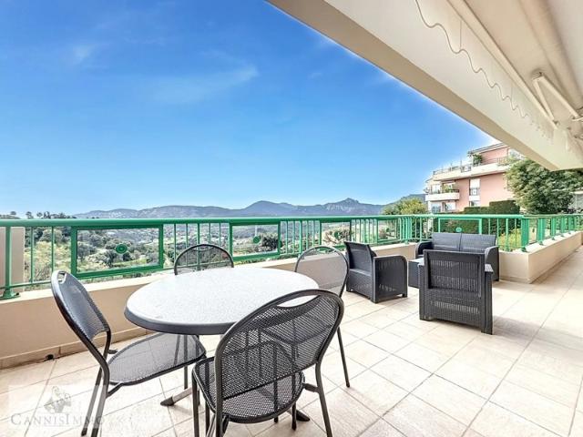 MANDELIEU APPARTEMENT D'EXCEPTION 5 Pièces 152m2 au sol +TERRASSE 33m2+ triple garage DOMAINE PRIVE poste de contrôle, Tennis Fitness Piscines