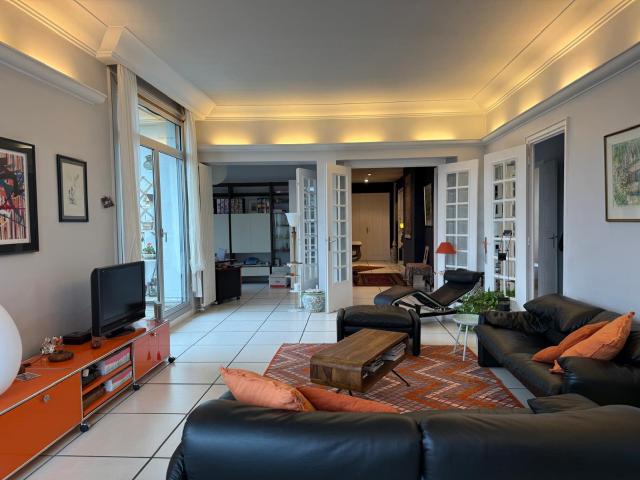 Appartement d'exception en dernier étage avec vue imprenable Cours Fauriel