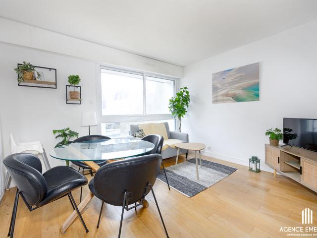 Appartement Dinard hyper centre 2 pièce 45.4 m2 1 chambre et un couchage cabine, parfait état