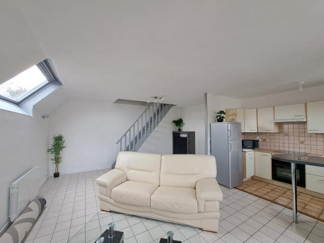 Appartement duplex 3 pièces meublé avec Parking TROYES proche ESC