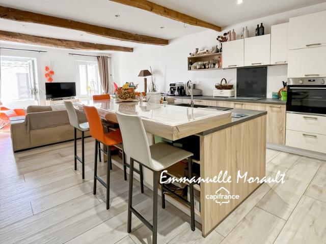 Appartement duplex T3 avec cave à BAGNOLS EN FORET 83