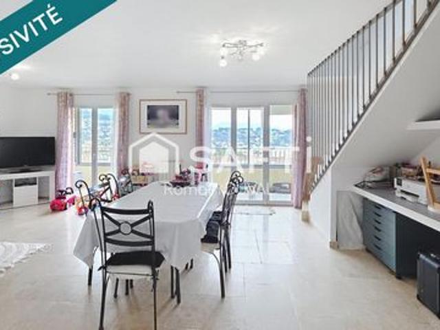 Appartement duplex avec vue dégagée et garage