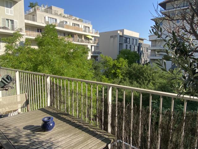Appartement Duplex avec balcon dans résidence 2008