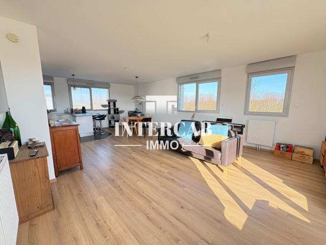 APPARTEMENT DUPLEX BEZANNES