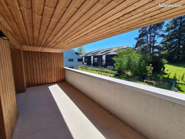 Appartement duplex de 5 pièces avec stationnement