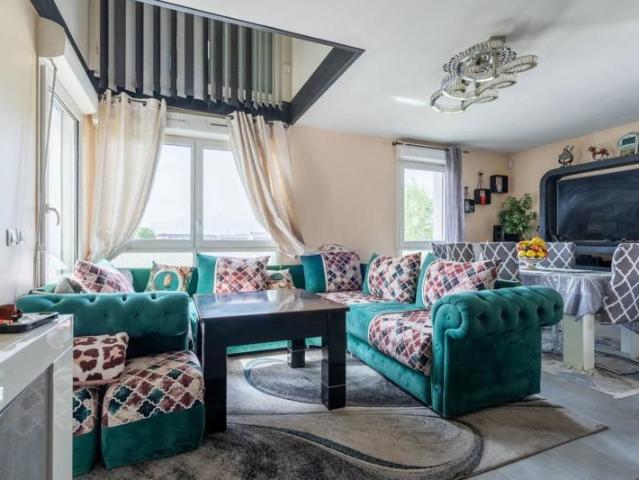 Duplex de charme 5 pièces avec terrasse à Stains