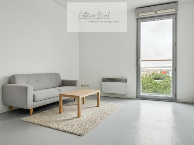 Appartement duplex Saint Nazaire 2 pièces, 37.5 m2, double stationnement couvert