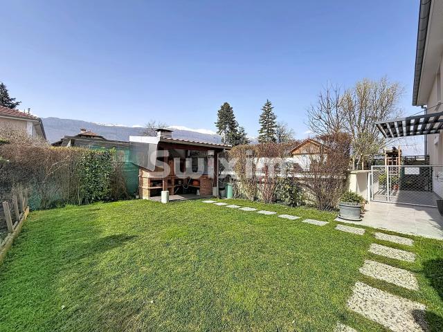 Appartement duplex T4 de 94 m2 avec terrasse, jardin et garage double