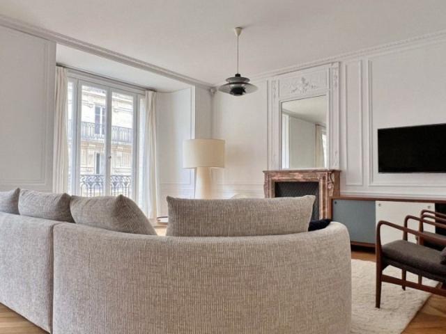 Appartement • Ecole Militaire