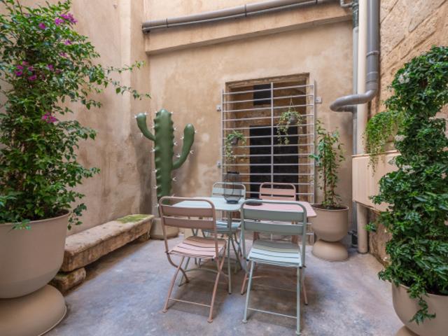 APPARTEMENT ECUSSON RUE DOREE