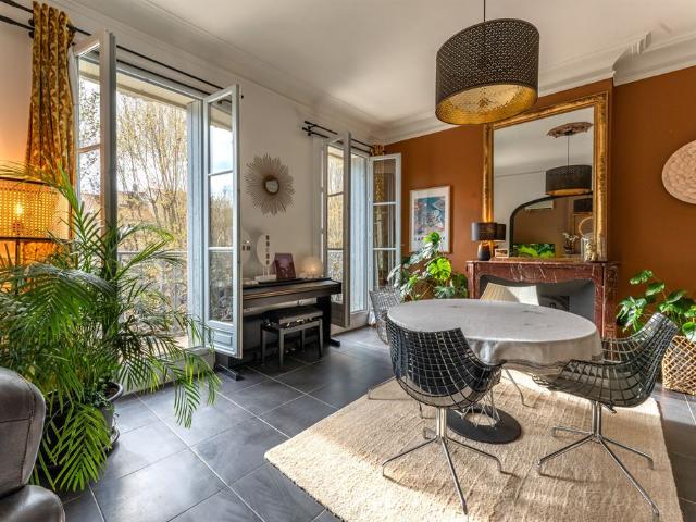 Appartement élégant au dernier étage avec vue sur les Allées Paul Riquet, Béziers