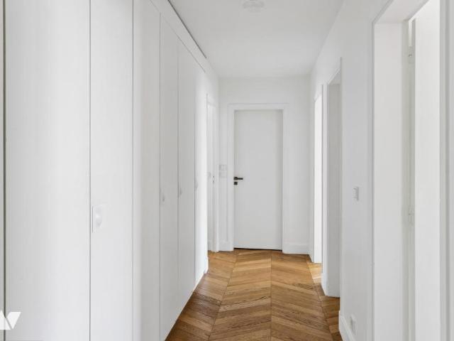 Appartement en vente à Neuilly sur Seine, Île de France, 2650 €