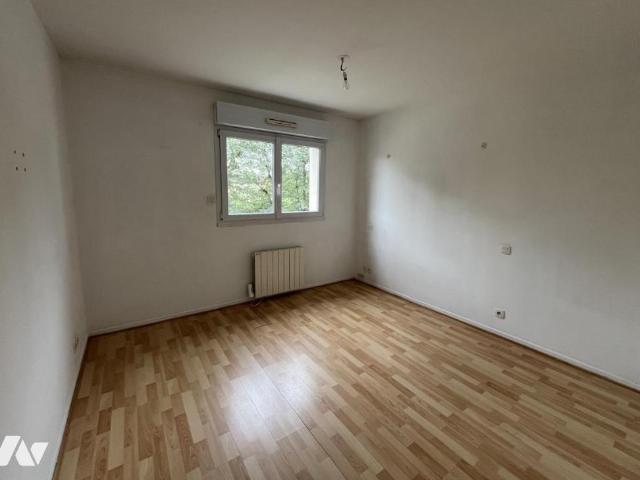 Appartement en vente à Aÿ Champagne, Grand Est, 132500€
