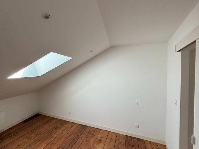 Appartement en vente à Bazeilles, Grand Est, 47840€