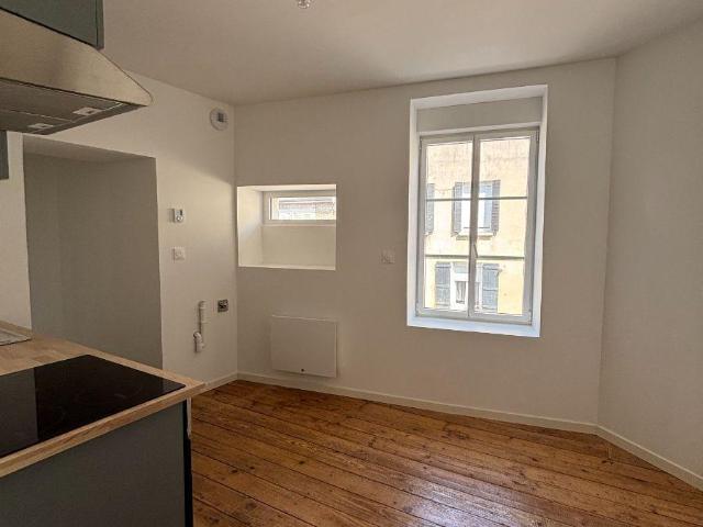 Appartement en vente à Bazeilles, Grand Est, 66560€